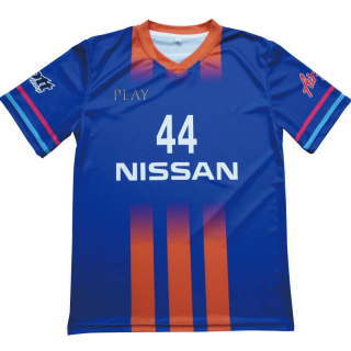 เสื้อฟุตบอลคอวีพิมพ์ลายสีน้ำเงินส้มได้รับแรงบันดาลใจจากเสื้อสีน้ำเงินทีมชาติไทย