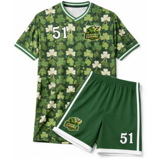 ชุดฟุตบอลลายใบโคลเวอร์สีเขียว (Lucky Clovers) เบอร์ 51 พร้อมกางเกงขาสั้น