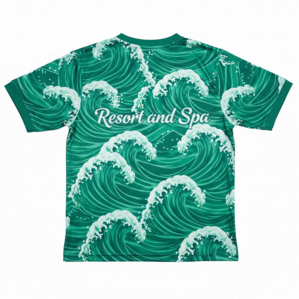 ด้านหลังเสื้อพิมพ์ลายสีเขียว Resort and Spa เนื้อผ้าไมโครโพลีเอสเตอร์ระบายอากาศ รับผลิตเสื้อกีฬาสีและเสื้อทีมส่งทั่วไทย