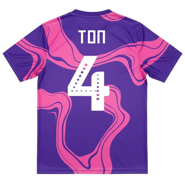 ด้านหลังเสื้อฟุตบอลหมายเลข 4 พิมพ์ลายซับลิเมชั่นสีชมพูม่วง รับทำชุดทีมกีฬา