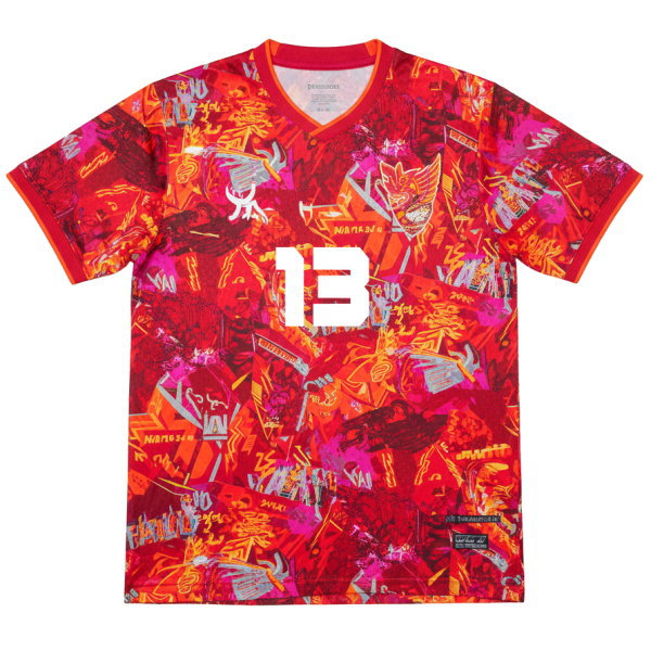 เสื้อฟุตบอลพิมพ์ลายสีแดงสไตล์นครปฐม ด้านหน้า คอวี ผลิตด้วยระบบซับลิเมชั่น โดย Sport Mighty