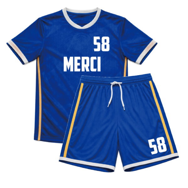 ชุดฟุตบอลสั่งทำครบชุด เสื้อและกางเกงสีน้ำเงิน สไตล์มืออาชีพ ผลิตโดย Sport Mighty