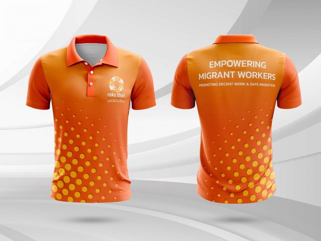 เสื้อโปโลสีส้มลายจุด Halftone สกรีน Raks Thai สำหรับงานอาสาและกิจกรรมองค์กร