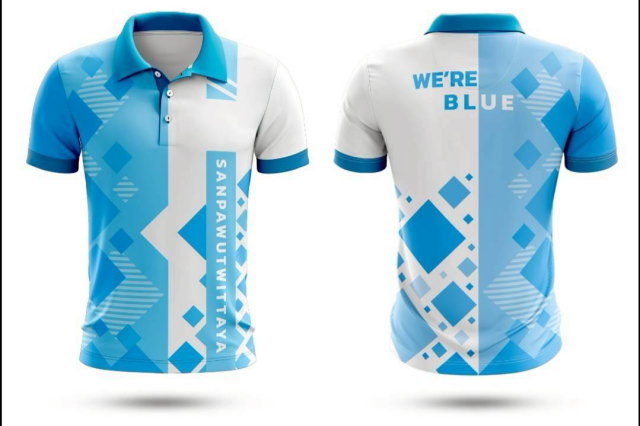 เสื้อโปโลพิมพ์ลายสีฟ้าขาว ลายเรขาคณิต WE'RE BLUE สำหรับงานกีฬาสี โรงเรียนสรรพาวุธวิทยา